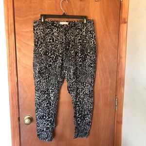 Banana Republic Leopard Drawstring Jogger Type Pan